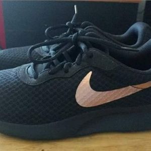 Nike Tanjun shoes